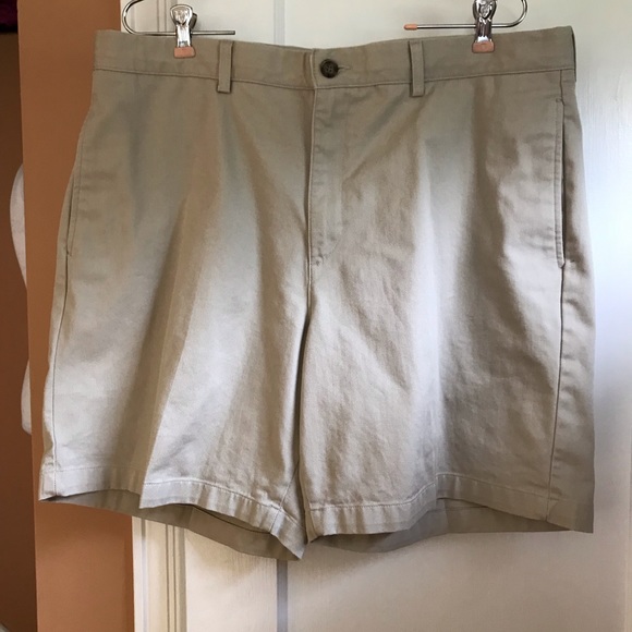 L.L. Bean Other - Men’s Beige LL Bean Flat Front Shorts Size 38